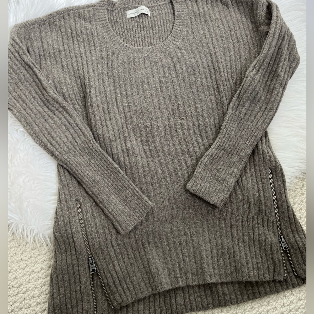 Abercrombie & Fitch Brown Zipper Detail Sweater